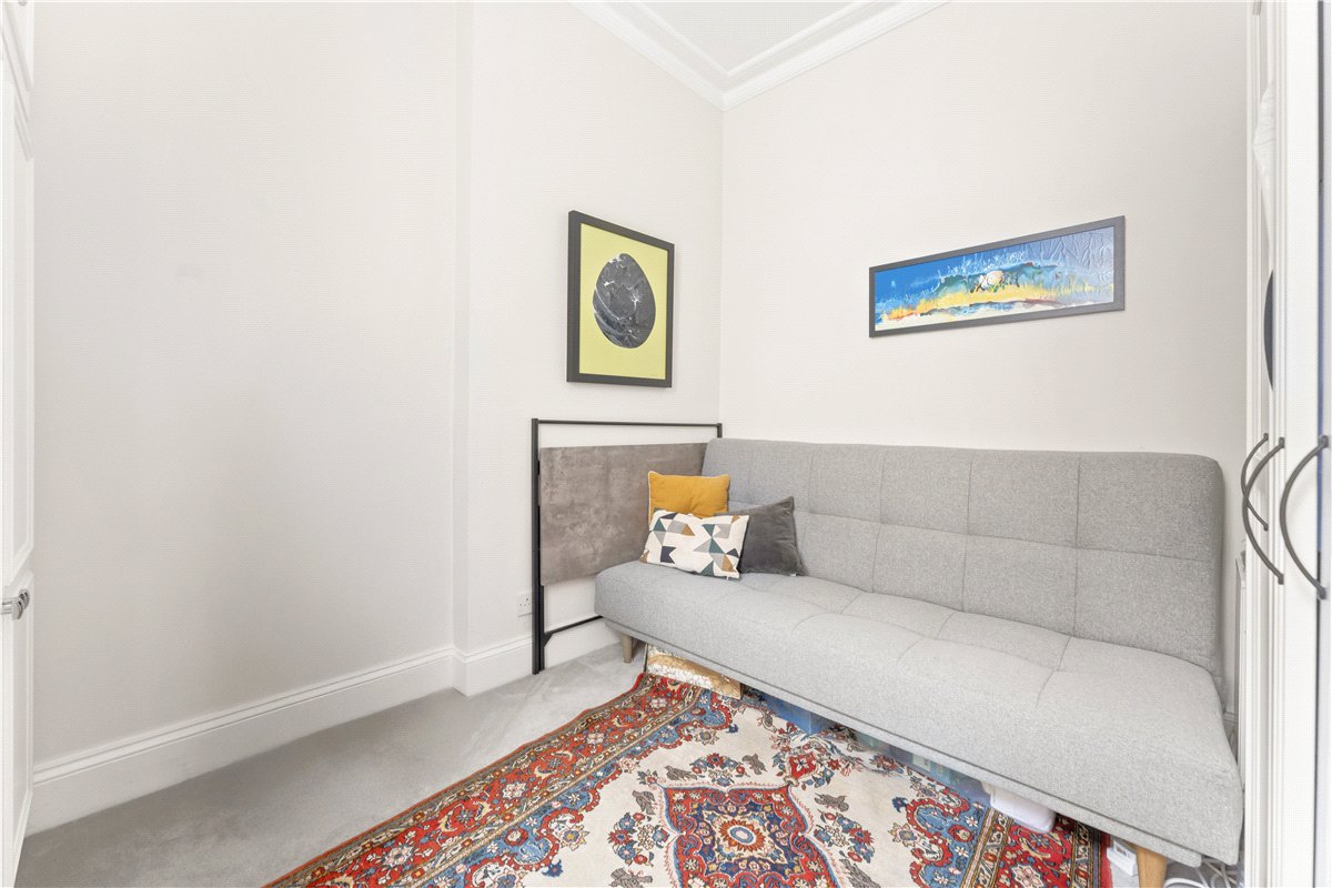 3 bedroom flat, Queens Gate, South Kensington SW7 - Available