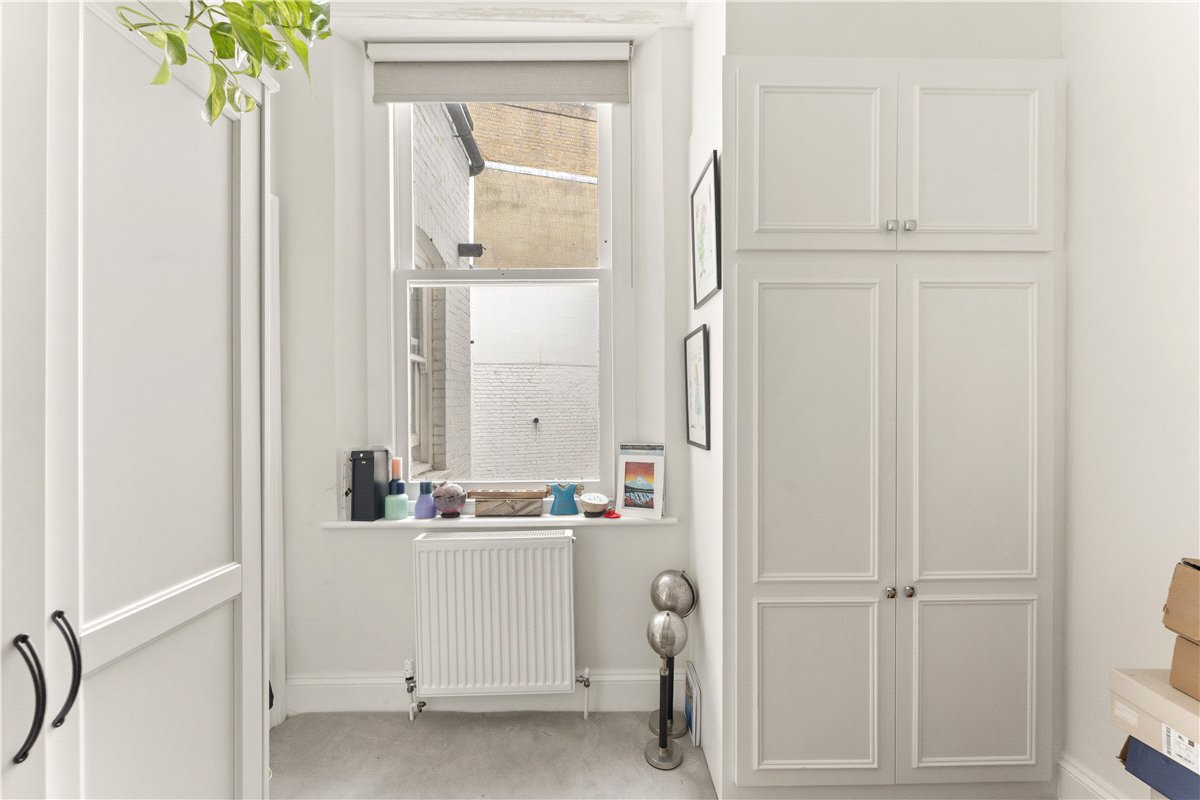 3 bedroom flat, Queens Gate, South Kensington SW7 - Available