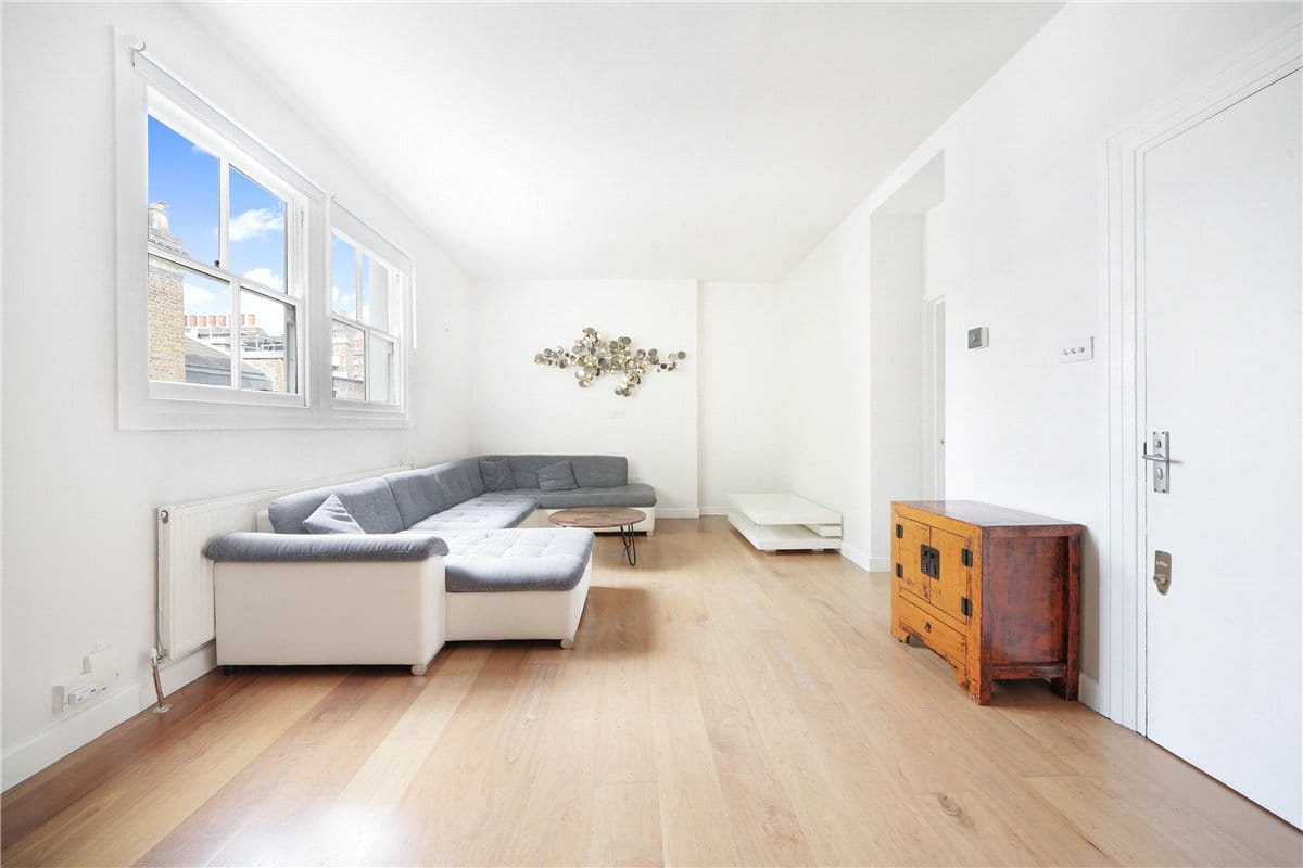 2 bedroom flat, Ovington Square, Knightsbridge SW3 - Available