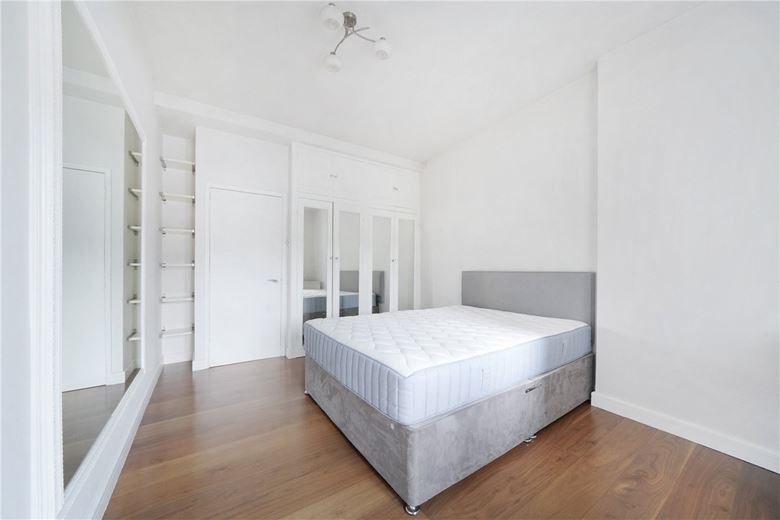 2 bedroom flat, Ovington Square, Knightsbridge SW3 - Available