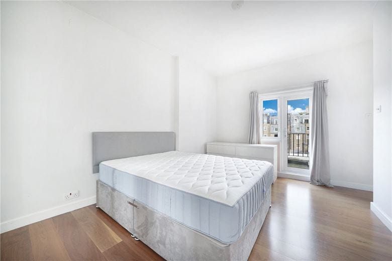 2 bedroom flat, Ovington Square, Knightsbridge SW3 - Available