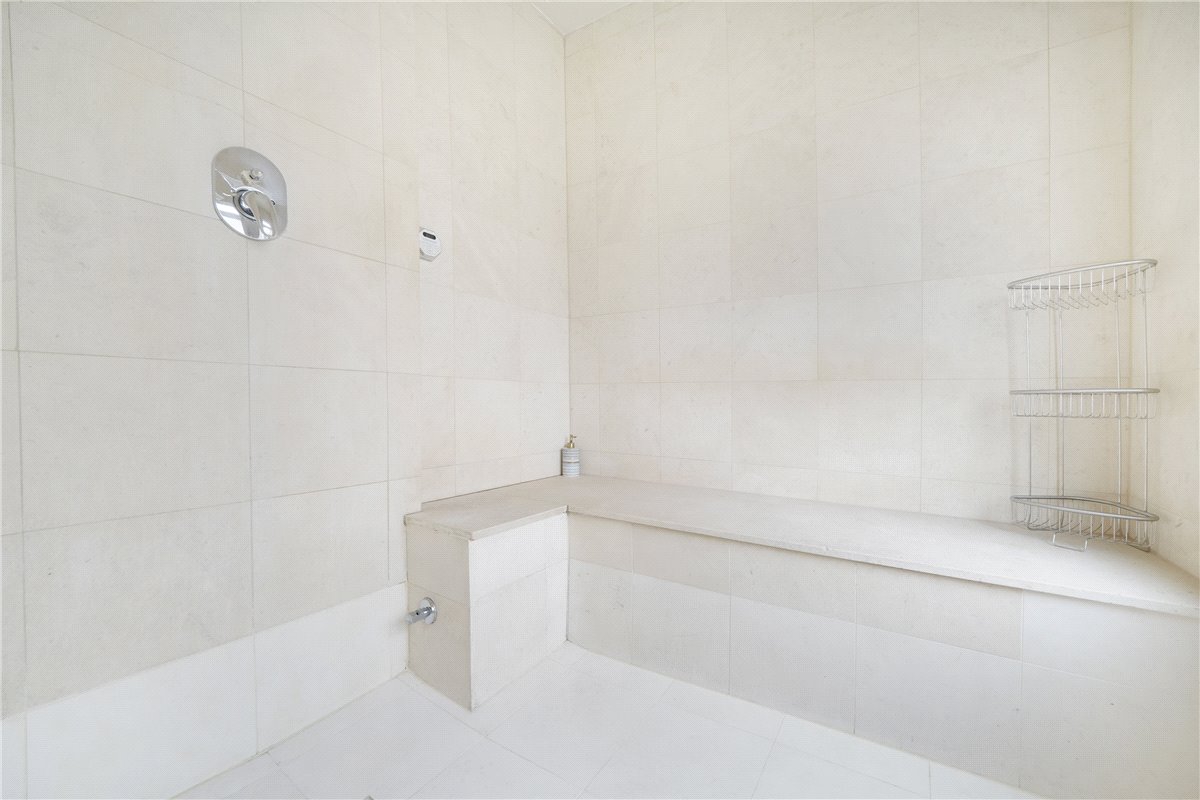 2 bedroom flat, Ovington Square, Knightsbridge SW3 - Available