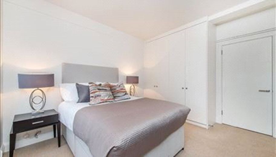 2 bedroom flat, Pelham Court, 145 Fulham Road SW3 - Available