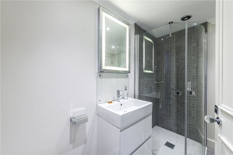 2 bedroom flat, Lennox Gardens, Knightsbridge SW1X