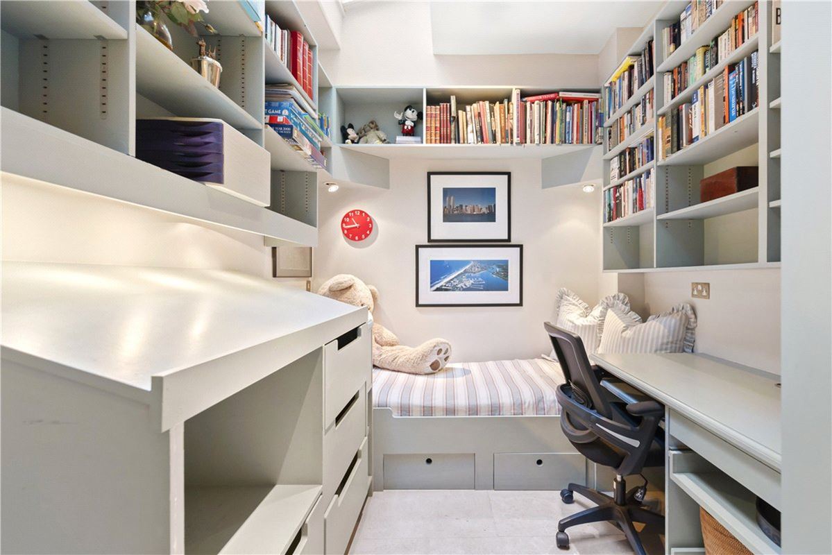 4 bedroom maisonette, Elvaston Place, South Kensington SW7 - Available