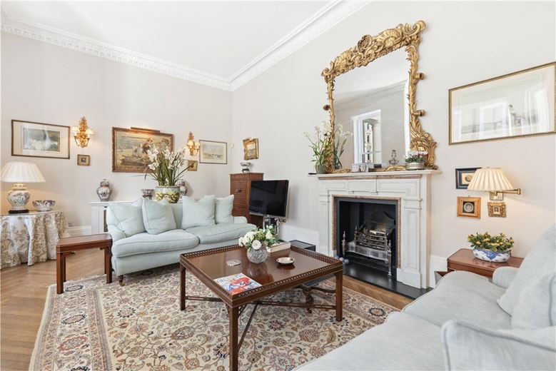 4 bedroom maisonette, Elvaston Place, South Kensington SW7 - Available