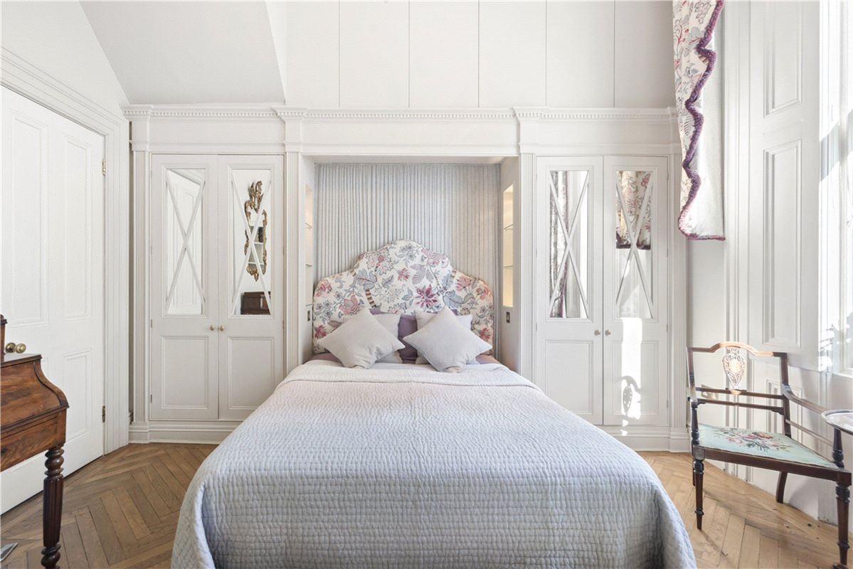 4 bedroom maisonette, Elvaston Place, South Kensington SW7 - Available