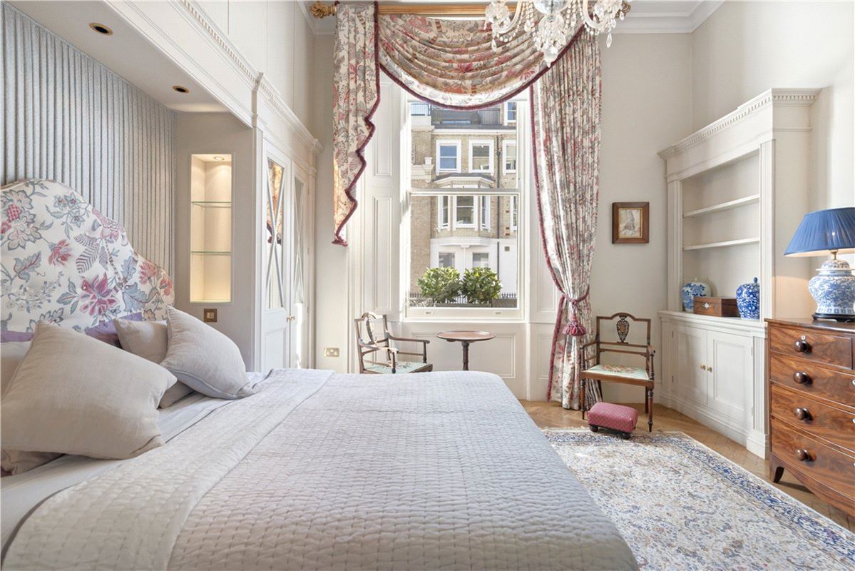 4 bedroom maisonette, Elvaston Place, South Kensington SW7 - Available