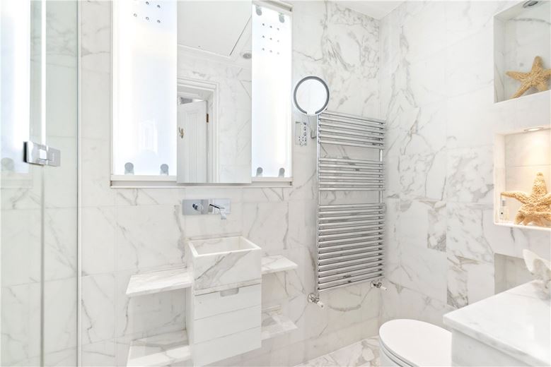 4 bedroom maisonette, Elvaston Place, South Kensington SW7 - Available