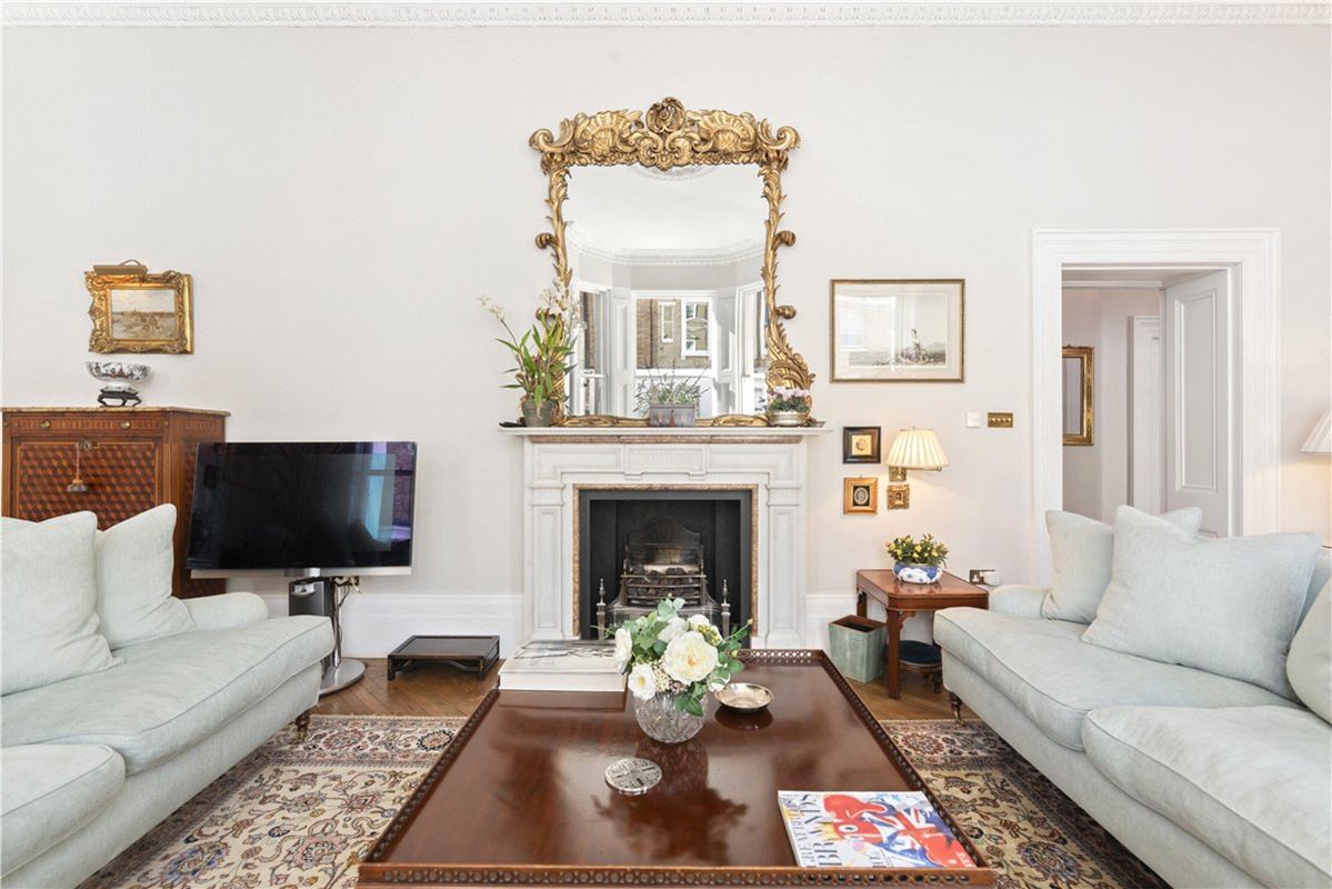 4 bedroom maisonette, Elvaston Place, South Kensington SW7 - Available