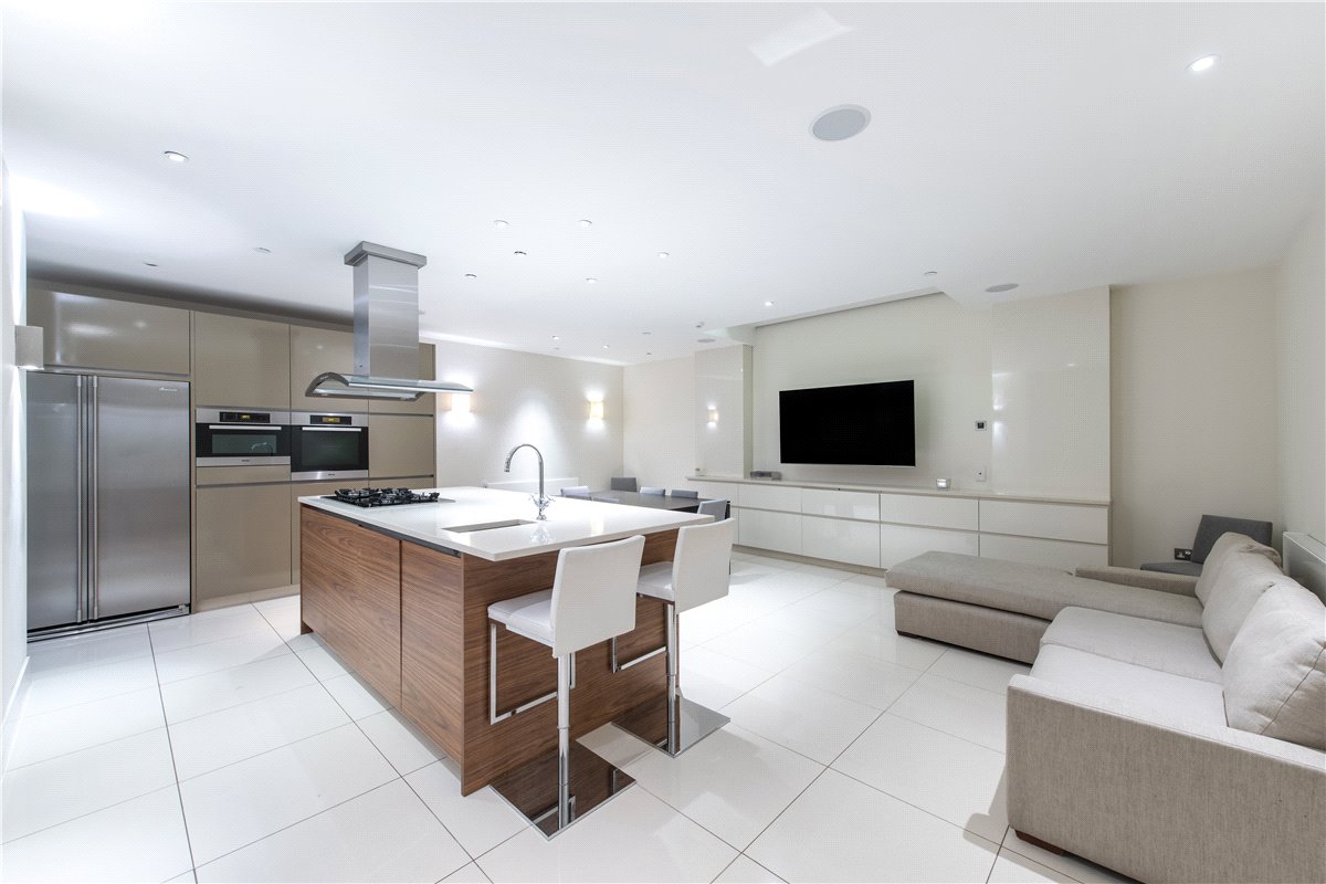 3 bedroom house, Wilton Row, Knightsbridge SW1X - Available