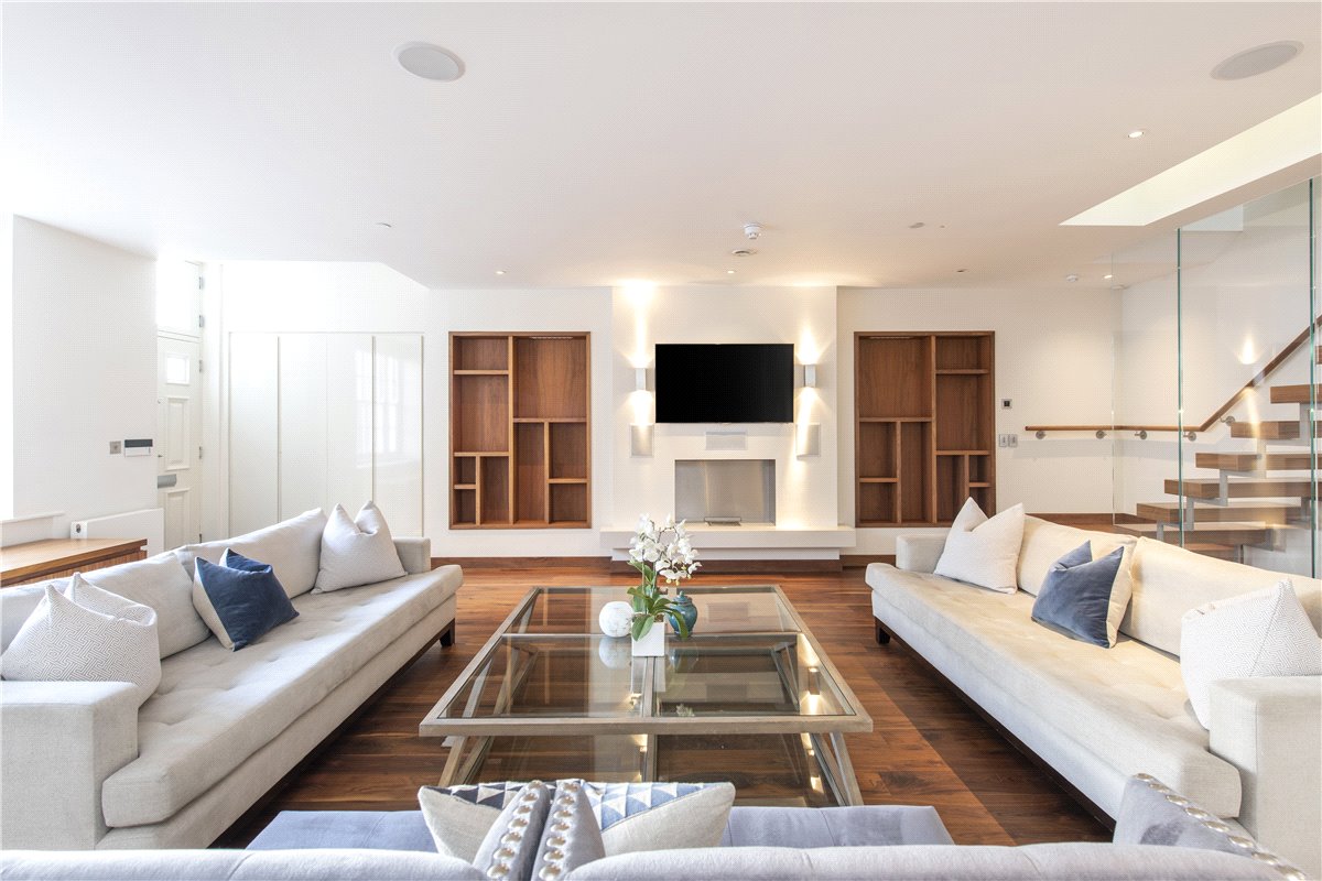 3 bedroom house, Wilton Row, Knightsbridge SW1X - Available