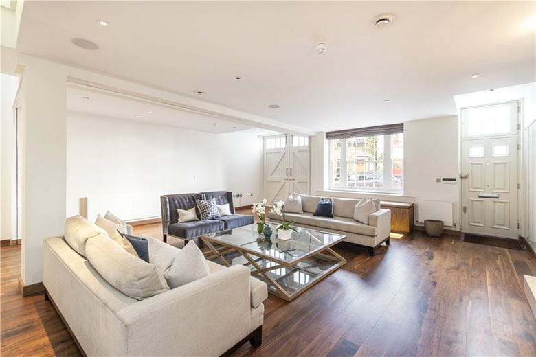 3 bedroom house, Wilton Row, Knightsbridge SW1X - Available