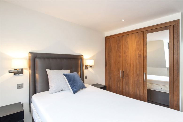 3 bedroom house, Wilton Row, Knightsbridge SW1X - Available