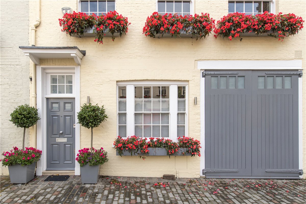 3 bedroom house, Wilton Row, Knightsbridge SW1X - Available