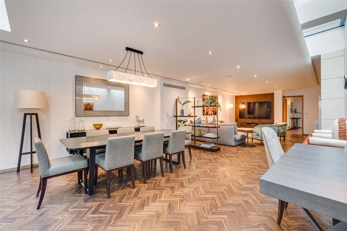 4 bedroom house, Cheval Place, Knightsbridge SW7 - Available