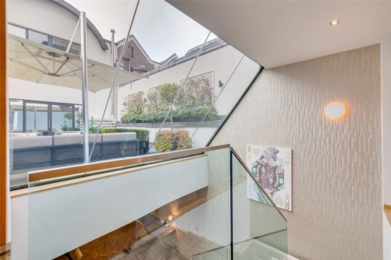 4 bedroom house, Cheval Place, Knightsbridge SW7 - Available