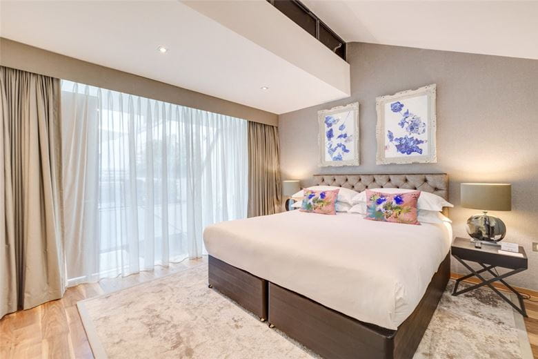 4 bedroom house, Cheval Place, Knightsbridge SW7 - Available