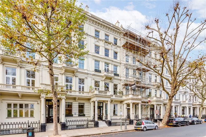 2 bedroom flat, Queen's Gate, South Kensington SW7 - Available