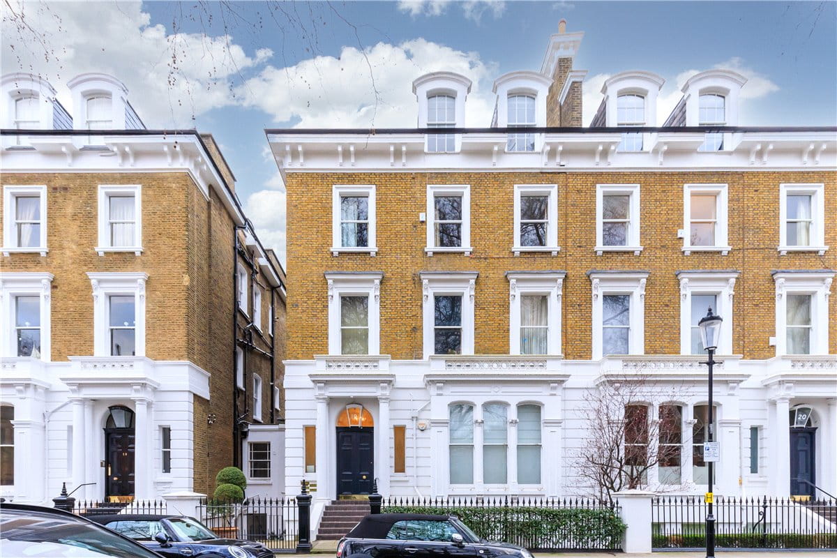 2 bedroom flat, Bolton Gardens, Earls Court SW5 - Available