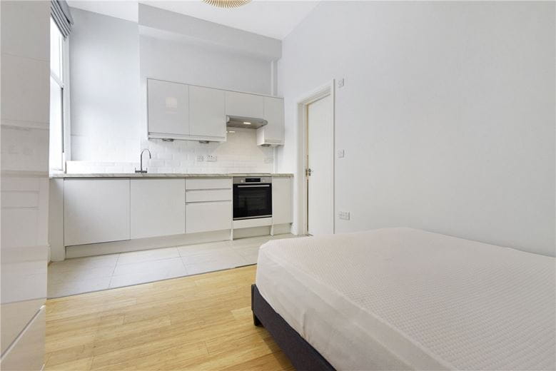  bedroom flat, Egerton Gardens, Knightsbridge SW3 - Available