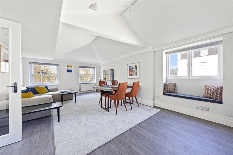 2 bedroom flat, Rutland Gate, Knightsbridge SW7 - Available