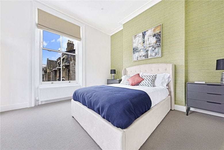 4 bedroom house, St Lawrence Terrace, North Kensington W10 - Available