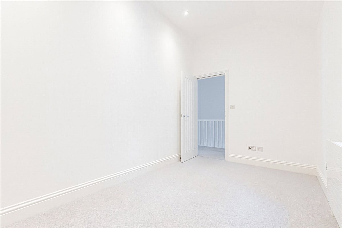 2 bedroom house, Egerton Gardens Mews, Knightsbridge SW3 - Available