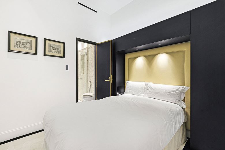 3 bedroom flat, Pont Street, Knightsbridge SW1X - Available