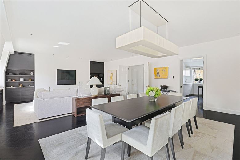 3 bedroom flat, Pont Street, Knightsbridge SW1X - Available