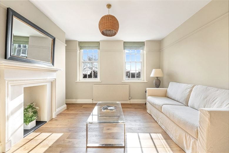1 bedroom flat, Mallord Street, Chelsea SW3 - Available