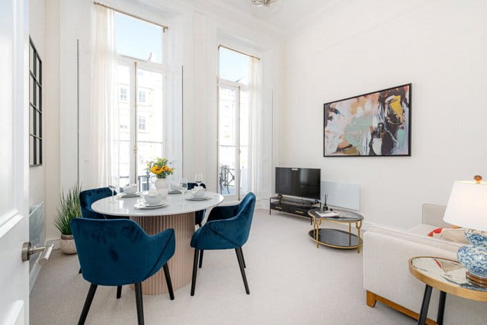 2 bedroom flat, Lexham Gardens, Kensington W8 - Available