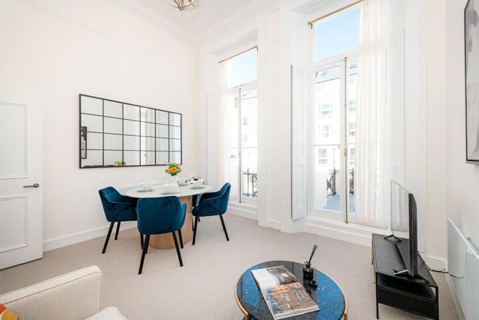 2 bedroom flat, Lexham Gardens, Kensington W8 - Available