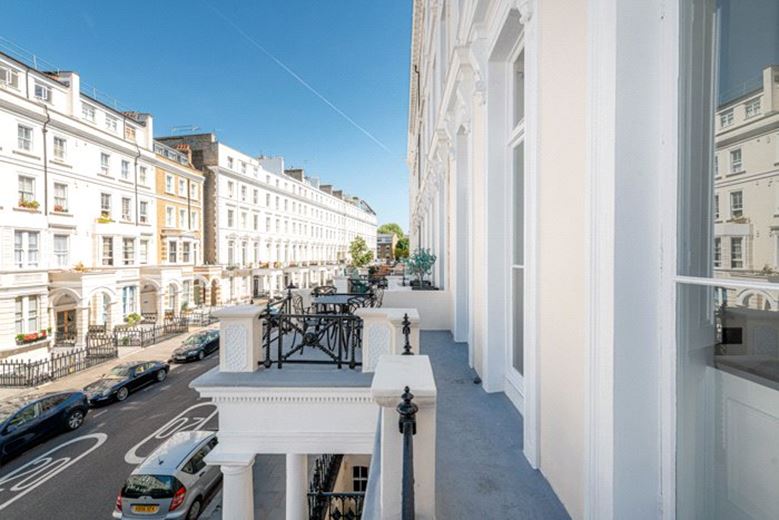 2 bedroom flat, Lexham Gardens, Kensington W8 - Available