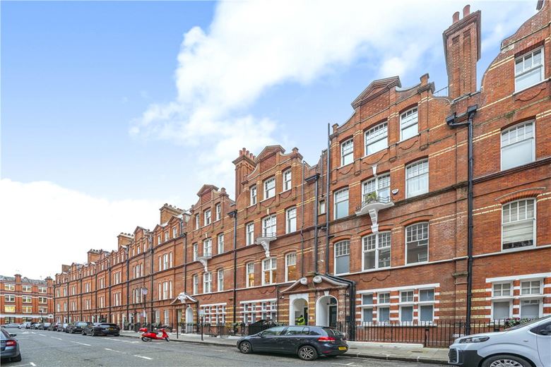  bedroom flat, Egerton Gardens, Knightsbridge SW3 - Available