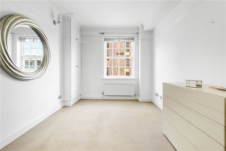 2 bedroom flat, Brompton Road, Knightsbridge SW3 - Available