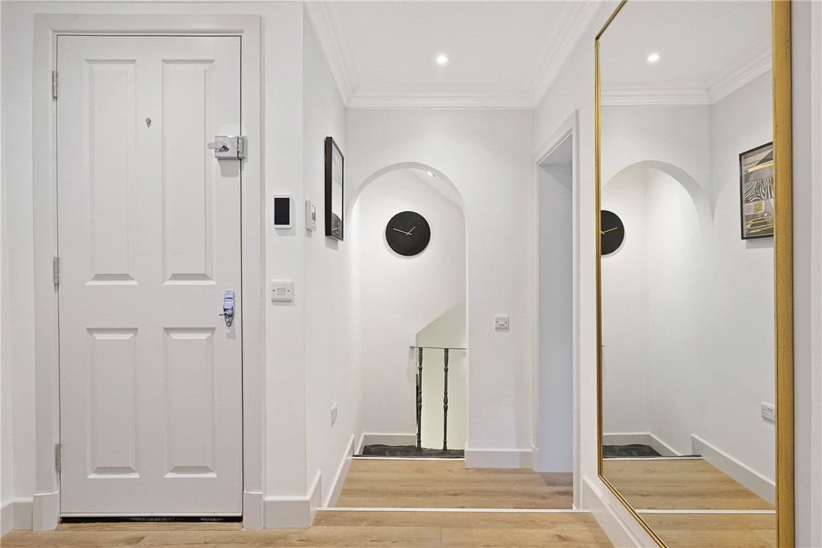 2 bedroom flat, Beaufort Gardens, Knightsbridge SW3 - Available