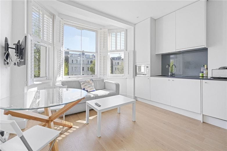  bedroom flat, Colville Gardens, Notting Hill W11 - Let Agreed