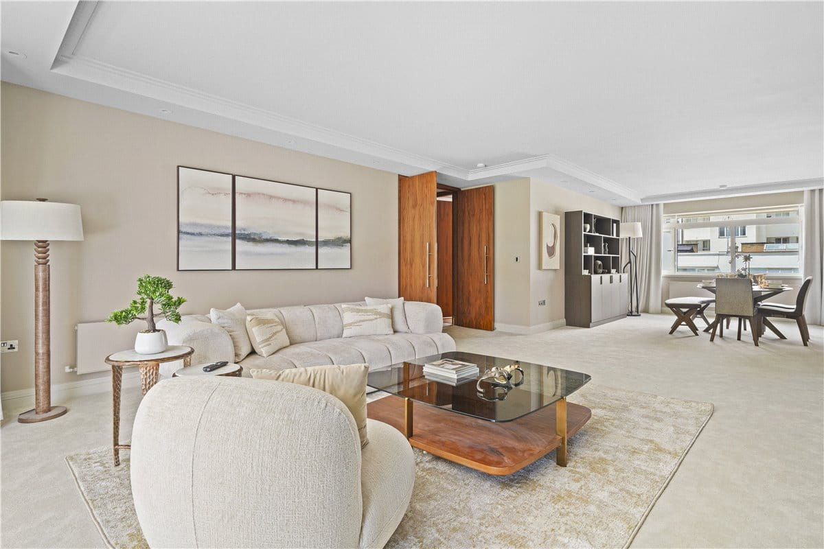 3 bedroom flat, Gloucester Square, Hyde Park Estate W2 - Available