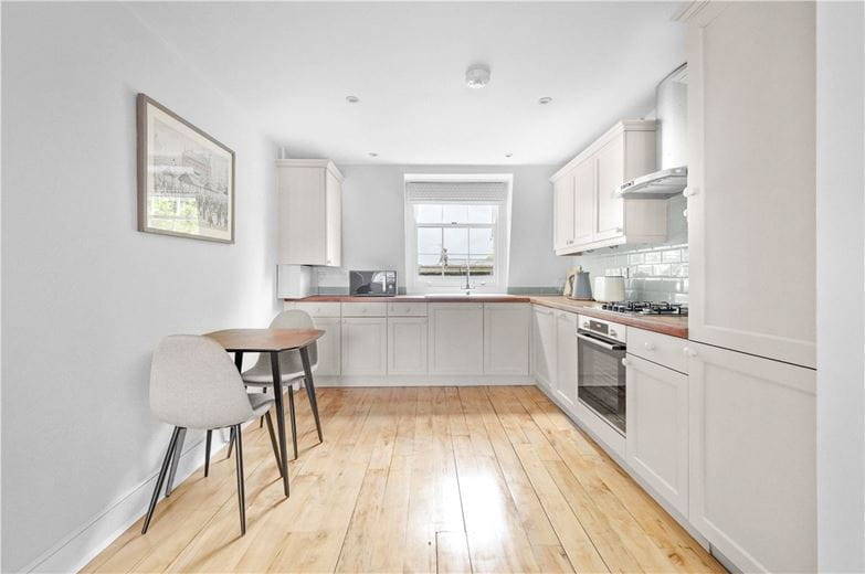 2 bedroom flat, Horbury Street, Chelsea SW10 - Available