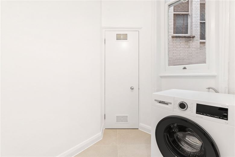3 bedroom maisonette, Egerton Gardens, Knightsbridge SW3 - Available