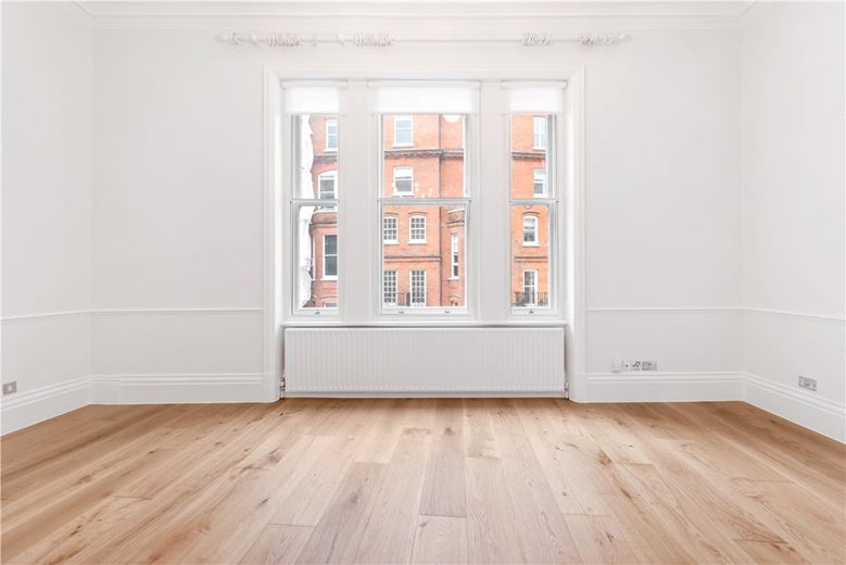 3 bedroom maisonette, Egerton Gardens, Knightsbridge SW3 - Available