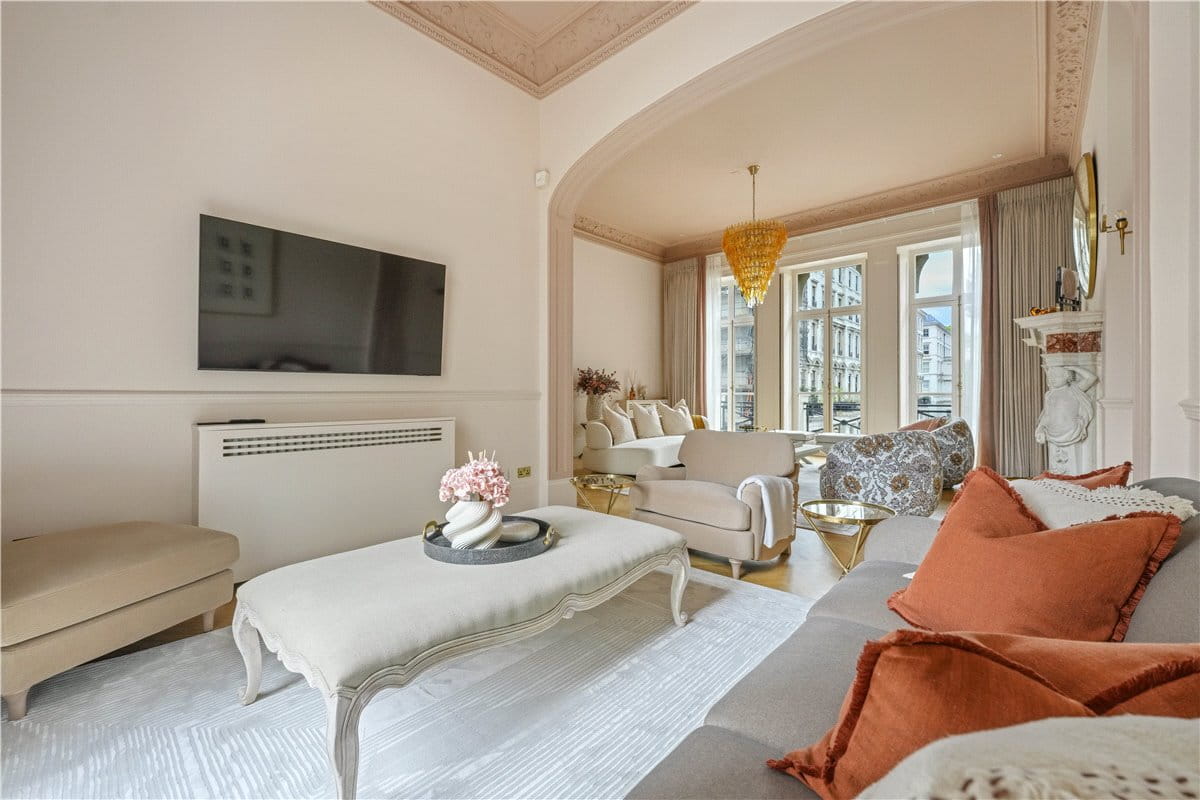 6 bedroom house, Ennismore Gardens, Knightsbridge SW7 - Available