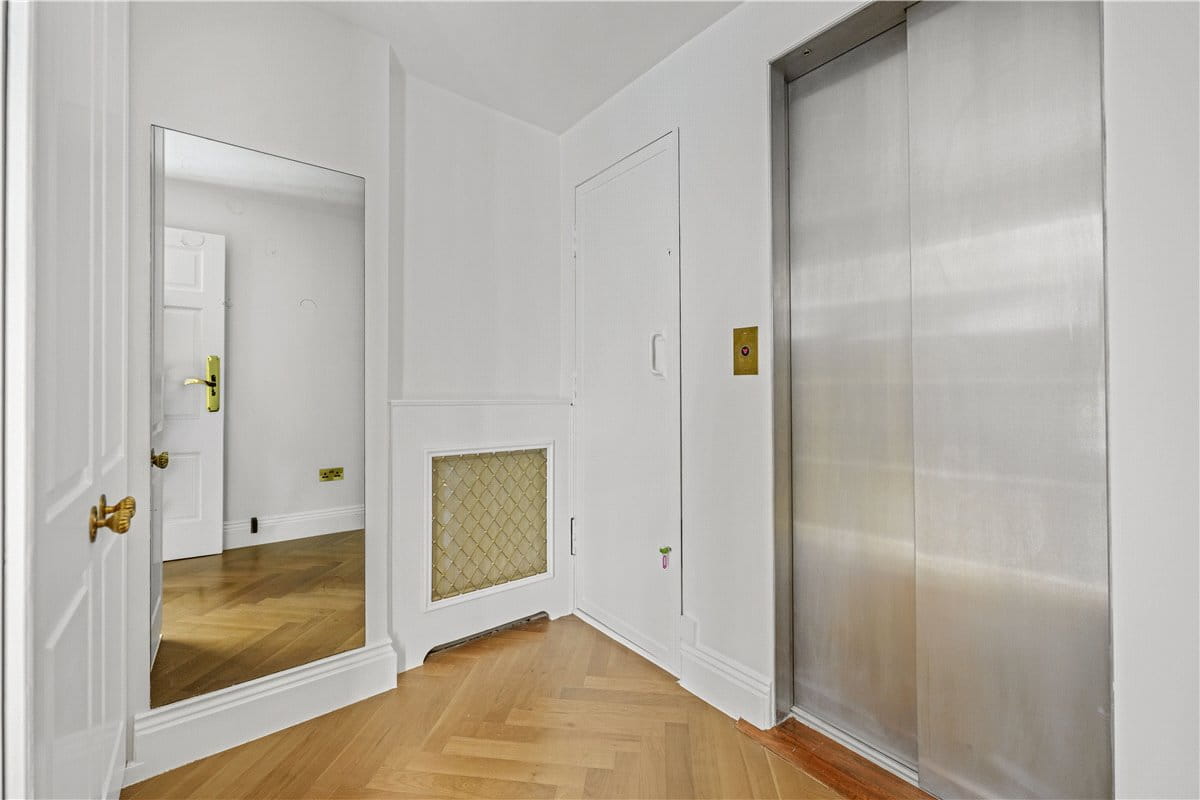 6 bedroom house, Ennismore Gardens, Knightsbridge SW7 - Available