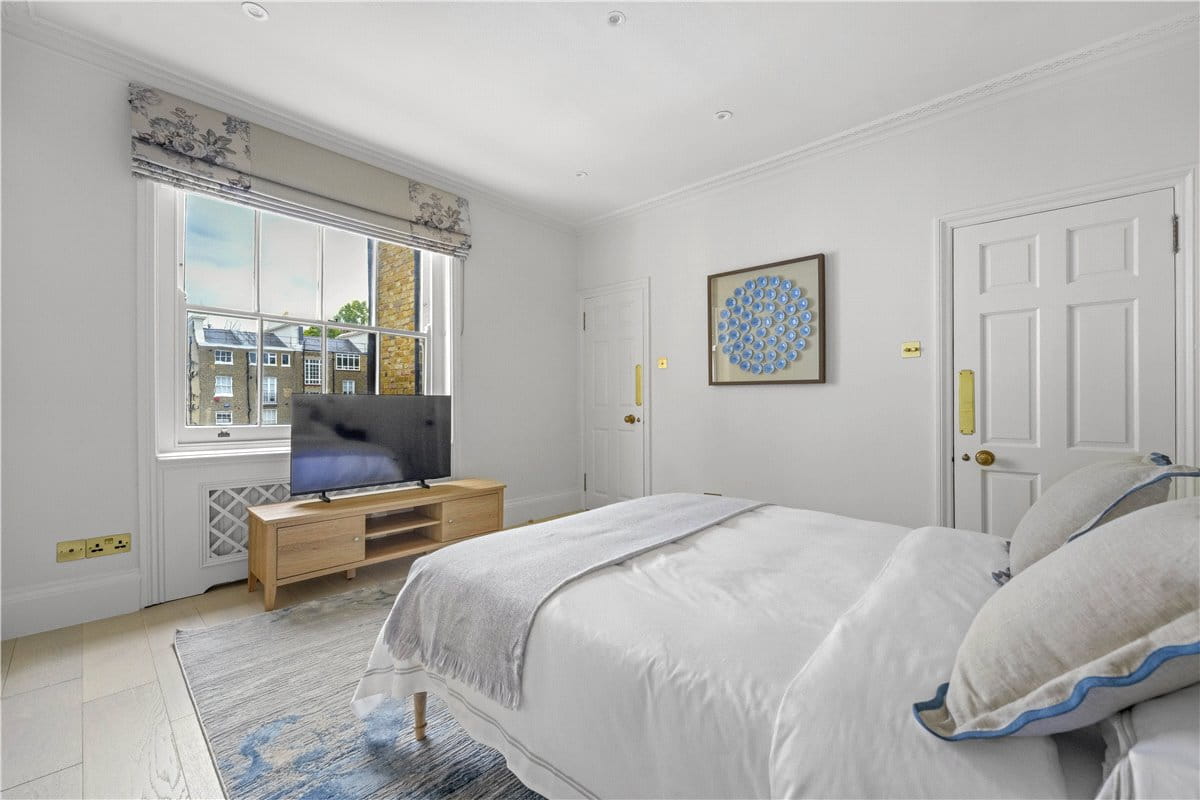 6 bedroom house, Ennismore Gardens, Knightsbridge SW7 - Available