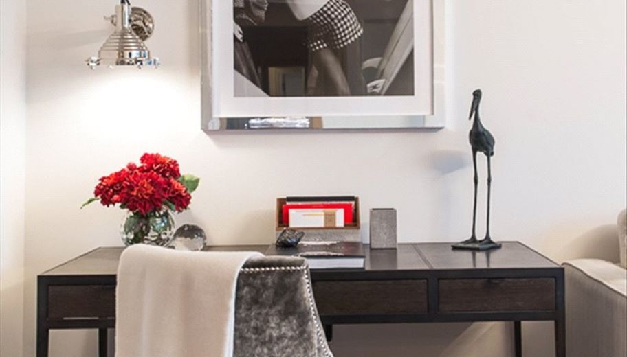 2 bedroom flat, Fulham Road, London SW3 - Available