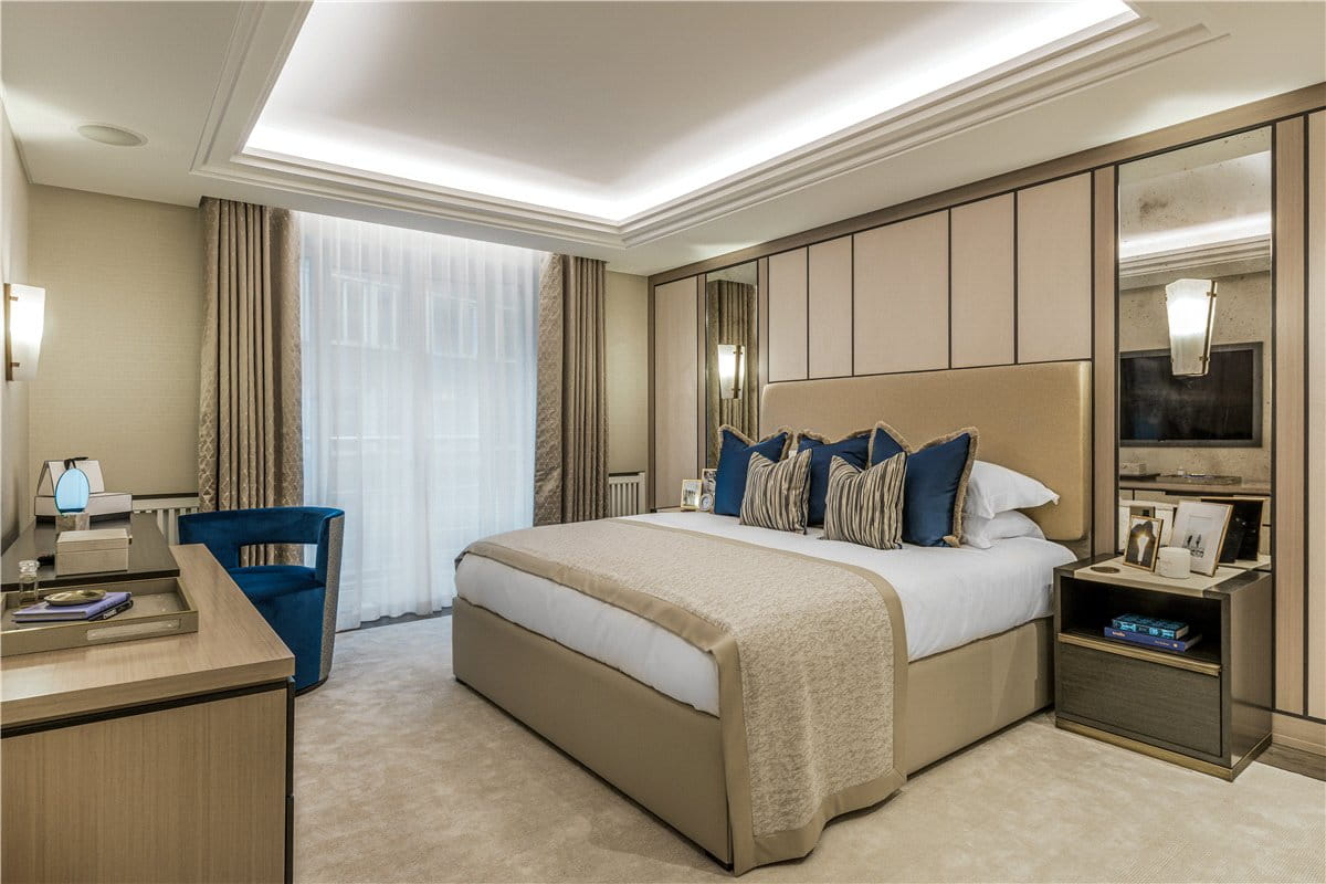 2 bedroom flat, Lancelot Place, Knightsbridge SW7 - Available