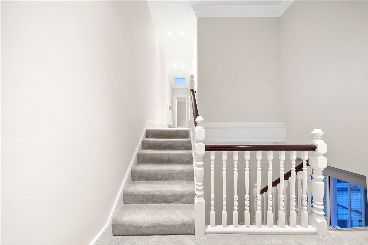 4 bedroom maisonette, Egerton Gardens, Knightsbridge SW3 - Available