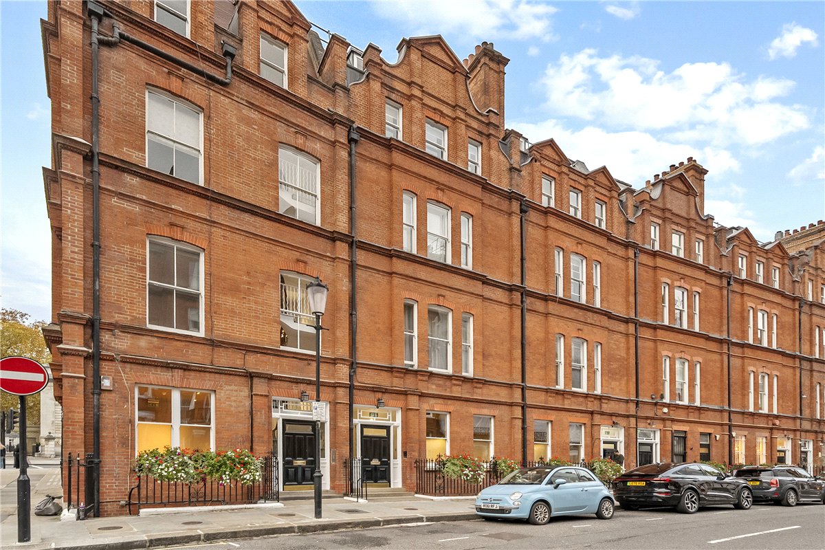 4 bedroom maisonette, Egerton Gardens, Knightsbridge SW3 - Available