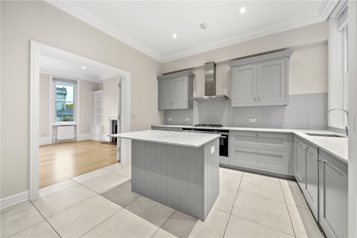 4 bedroom maisonette, Egerton Gardens, Knightsbridge SW3 - Available